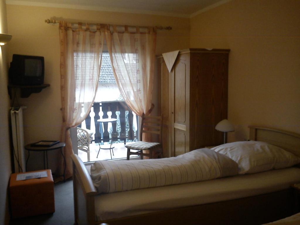 Hotel zur Küferschenke Nierstein Zimmer foto