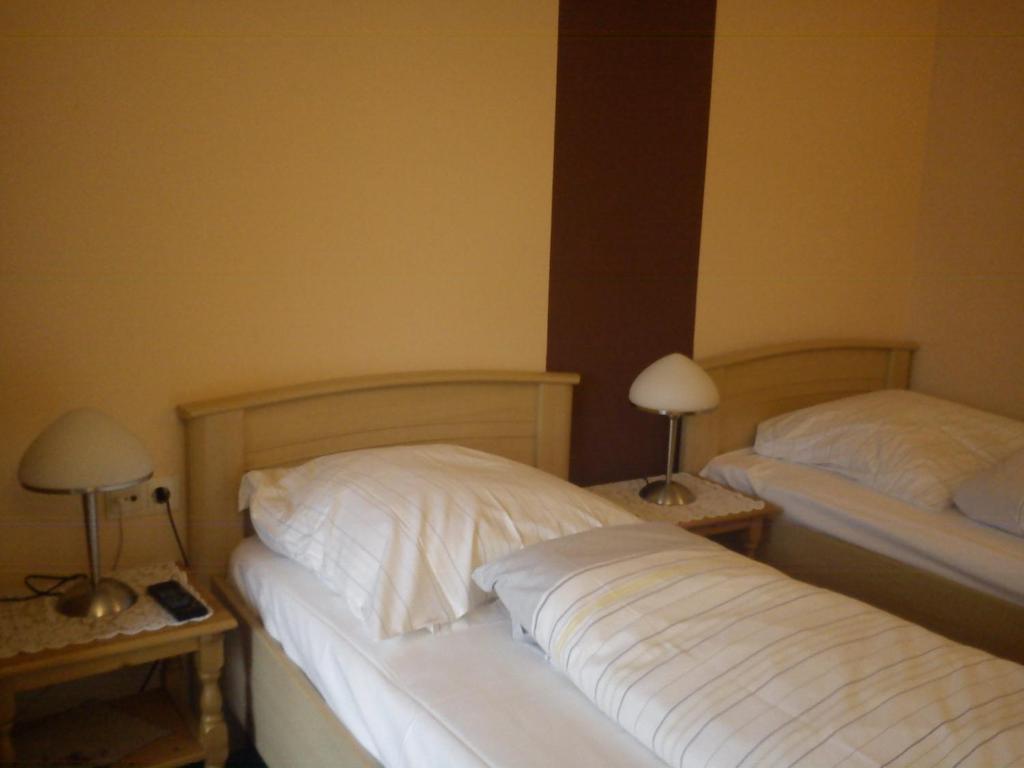 Hotel zur Küferschenke Nierstein Zimmer foto