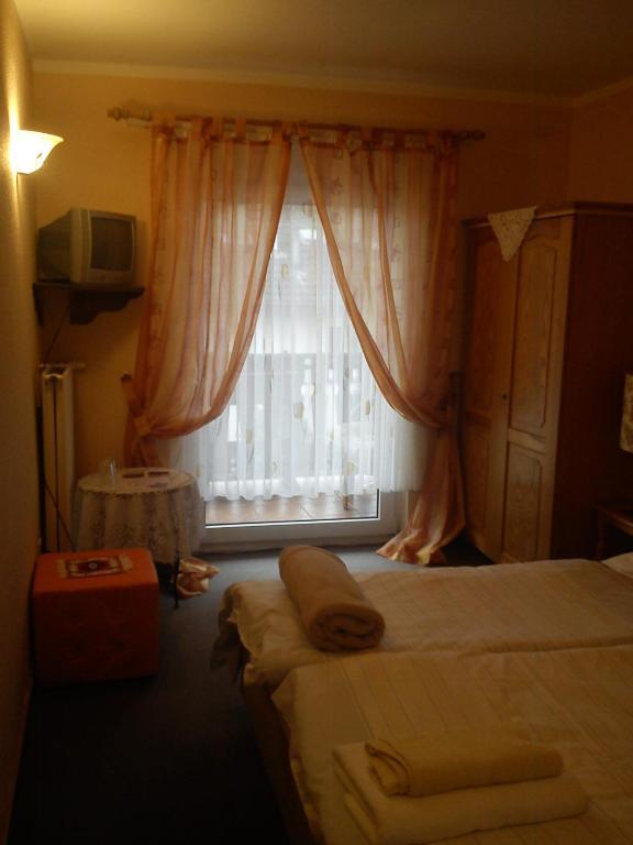 Hotel zur Küferschenke Nierstein Zimmer foto