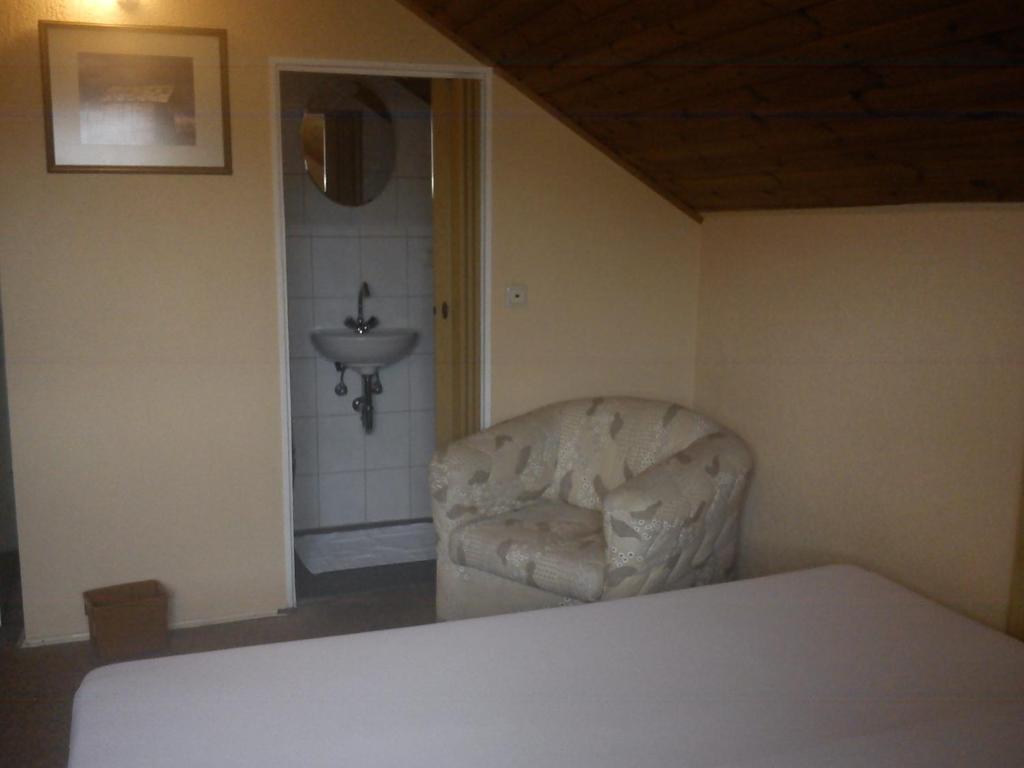 Hotel zur Küferschenke Nierstein Zimmer foto